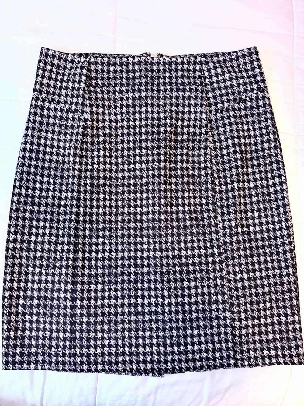 Michael Kors Black and White Houndstooth Pencil Skirt Size 4